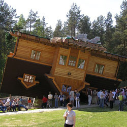 gedung modern paling unik